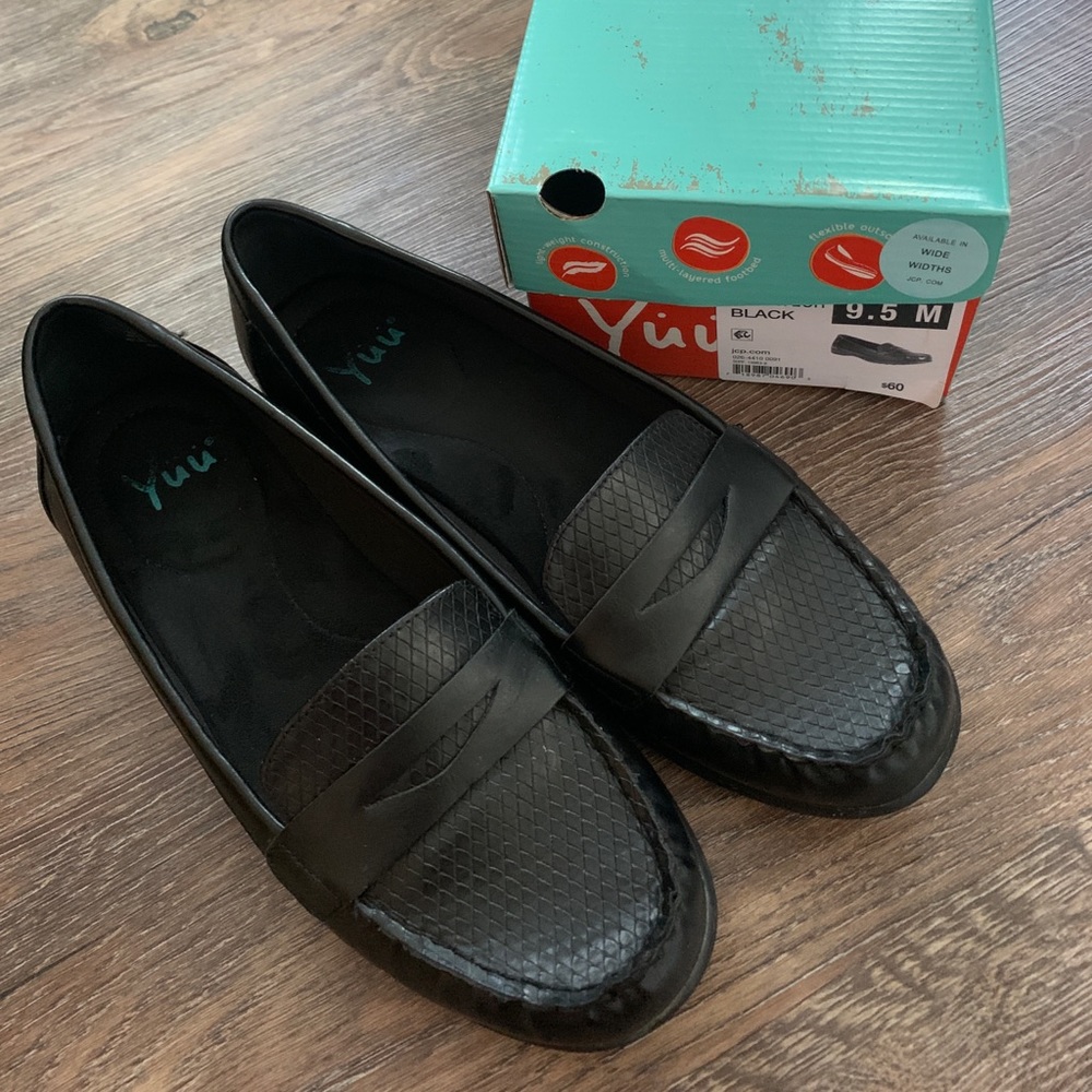 Yuu Black Loafer EUC 9.5 👞